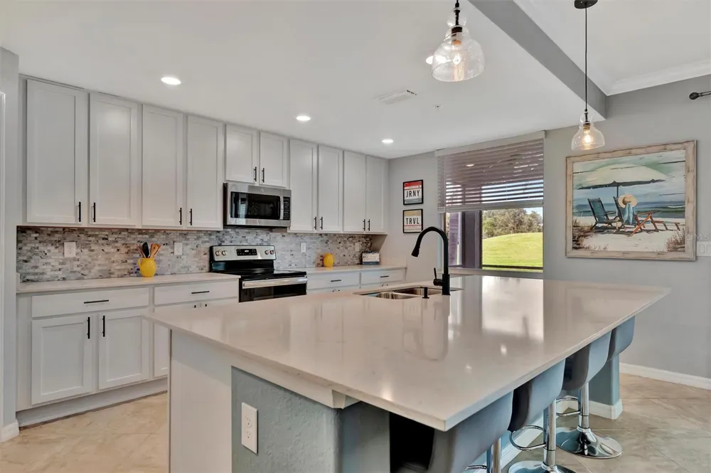 947 TIDEWATER SHORES LOOP Bradenton, FL 34208