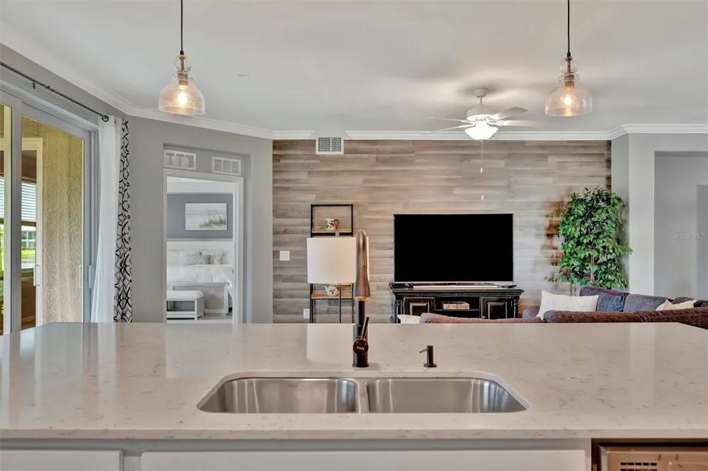 947 TIDEWATER SHORES LOOP Bradenton, FL 34208