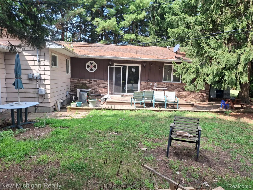 2433 Willow Street Deckerville Village, MI 48427