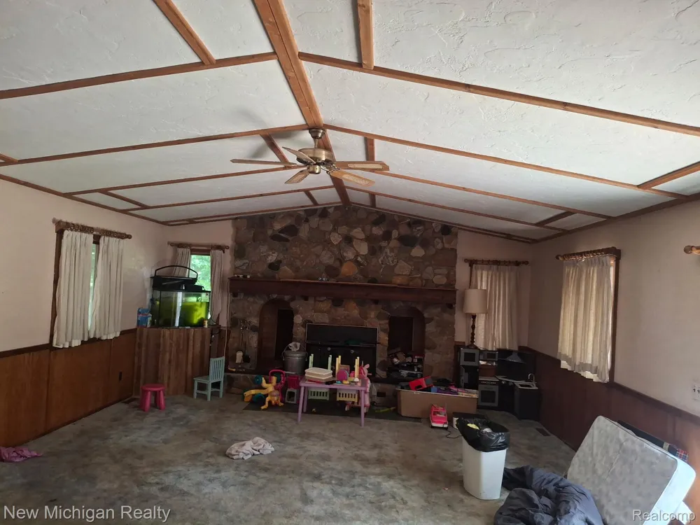 2433 Willow Street Deckerville Village, MI 48427