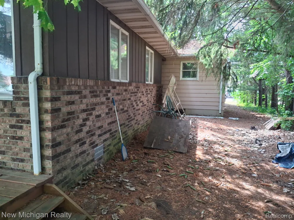2433 Willow Street Deckerville Village, MI 48427
