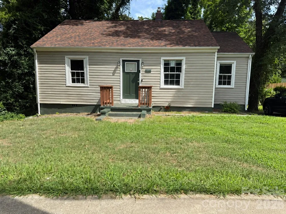 826 W Davidson Avenue Gastonia, NC 28052