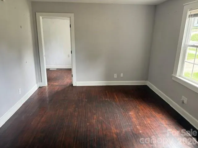 826 W Davidson Avenue Gastonia, NC 28052