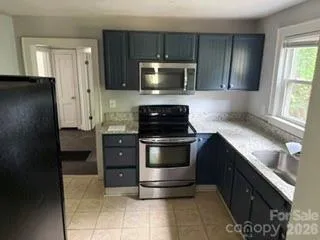 826 W Davidson Avenue Gastonia, NC 28052