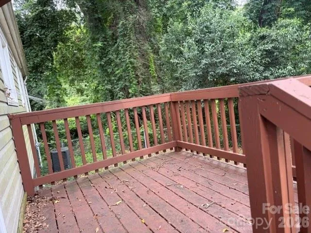 826 W Davidson Avenue Gastonia, NC 28052