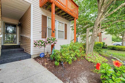 19 E Woodland Ave
