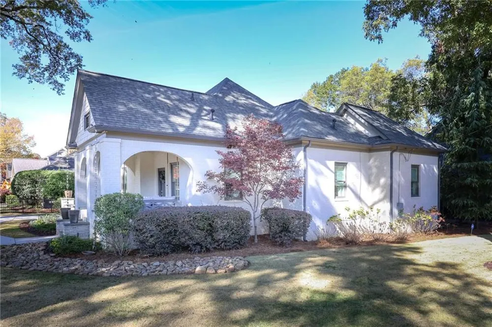 1585 MERCER College Park, GA 30337