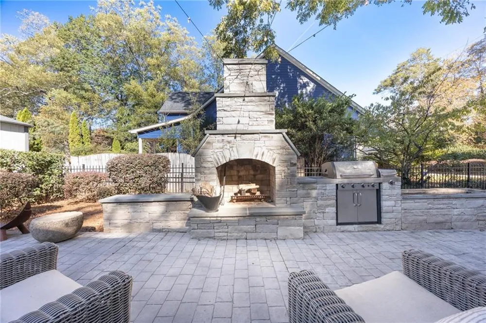 1585 MERCER College Park, GA 30337