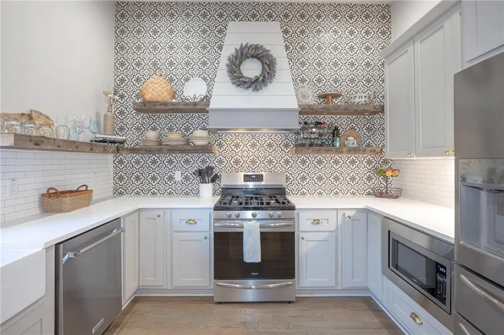 1585 MERCER College Park, GA 30337
