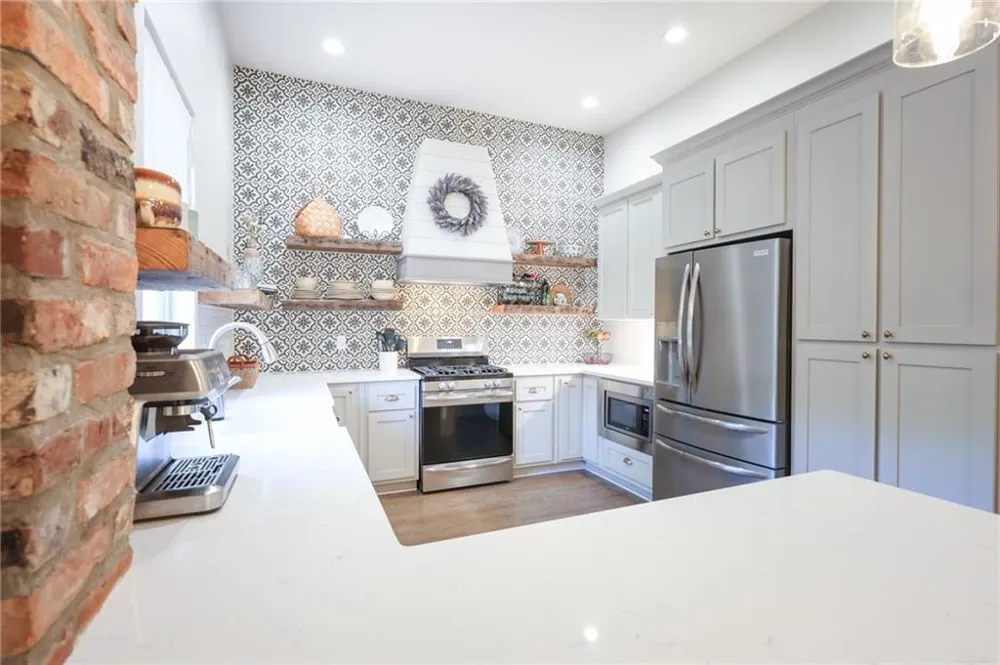 1585 MERCER College Park, GA 30337