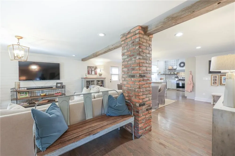 1585 MERCER College Park, GA 30337