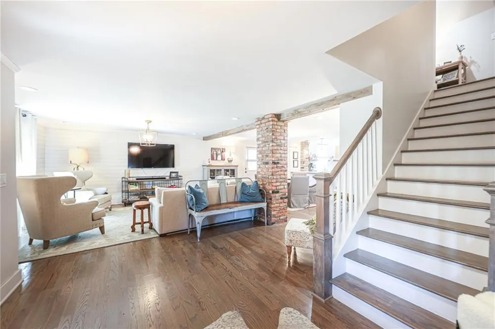 1585 MERCER College Park, GA 30337
