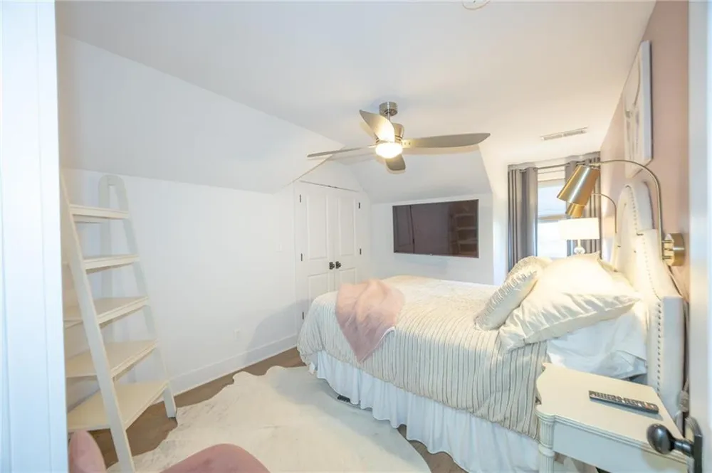 1585 MERCER College Park, GA 30337