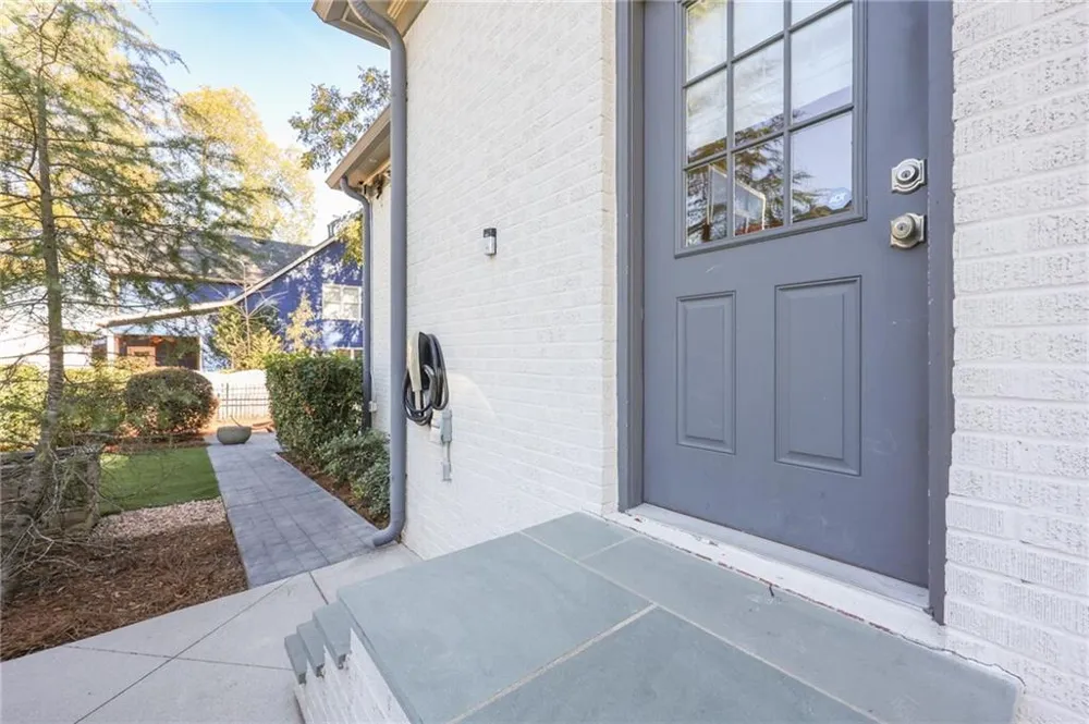 1585 MERCER College Park, GA 30337