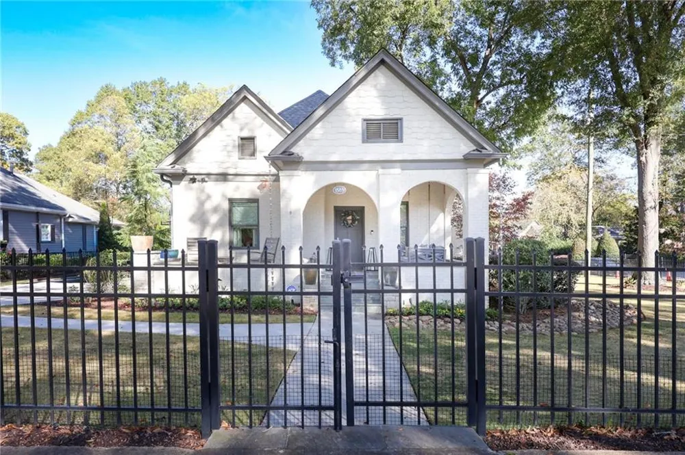 1585 MERCER College Park, GA 30337