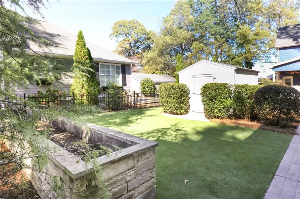 1585 MERCER College Park, GA 30337