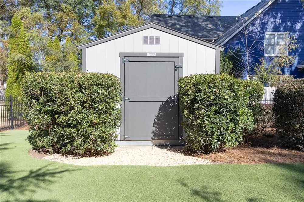 1585 MERCER College Park, GA 30337