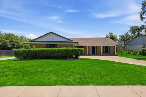 2132 Bordeaux Drive