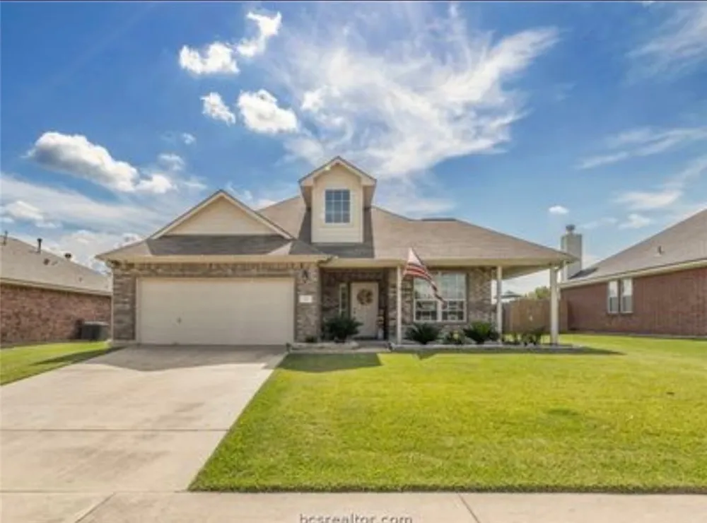 215 Boulder Drive Navasota, TX 77868