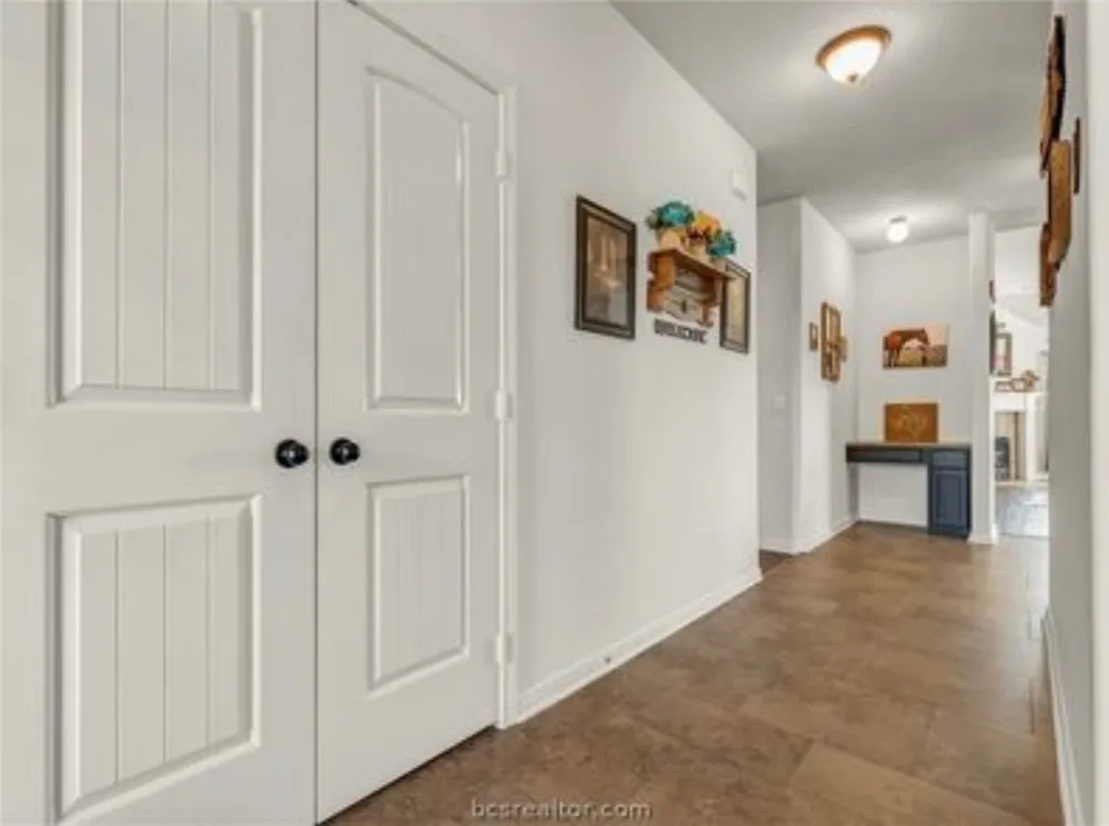 215 Boulder Drive Navasota, TX 77868