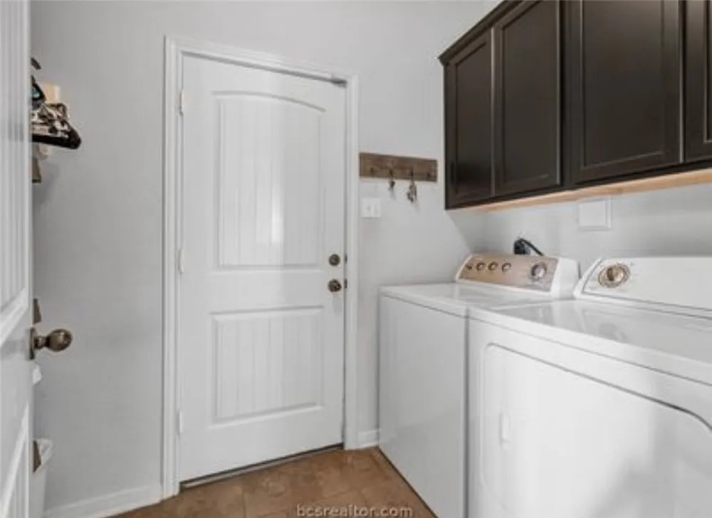 215 Boulder Drive Navasota, TX 77868