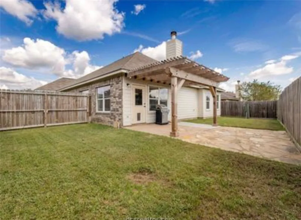 215 Boulder Drive Navasota, TX 77868