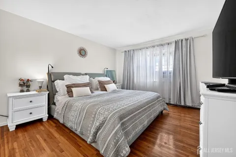 46 Gramercy Gardens #B