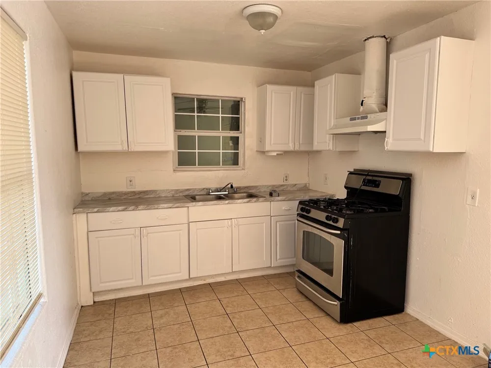702 San Antonio Avenue #3 Seguin, TX 78155