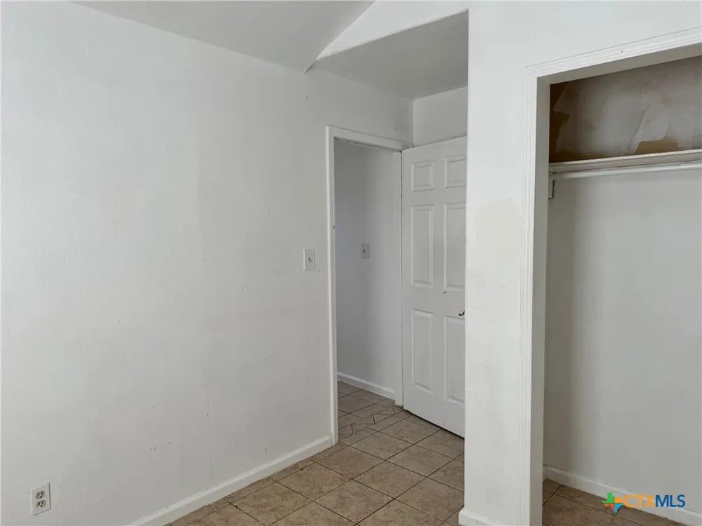 702 San Antonio Avenue #3 Seguin, TX 78155