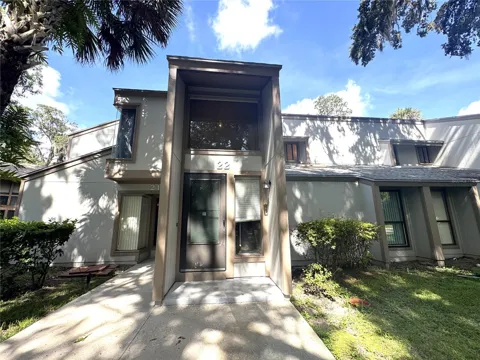 22 MID OAKS CIRCLE #22