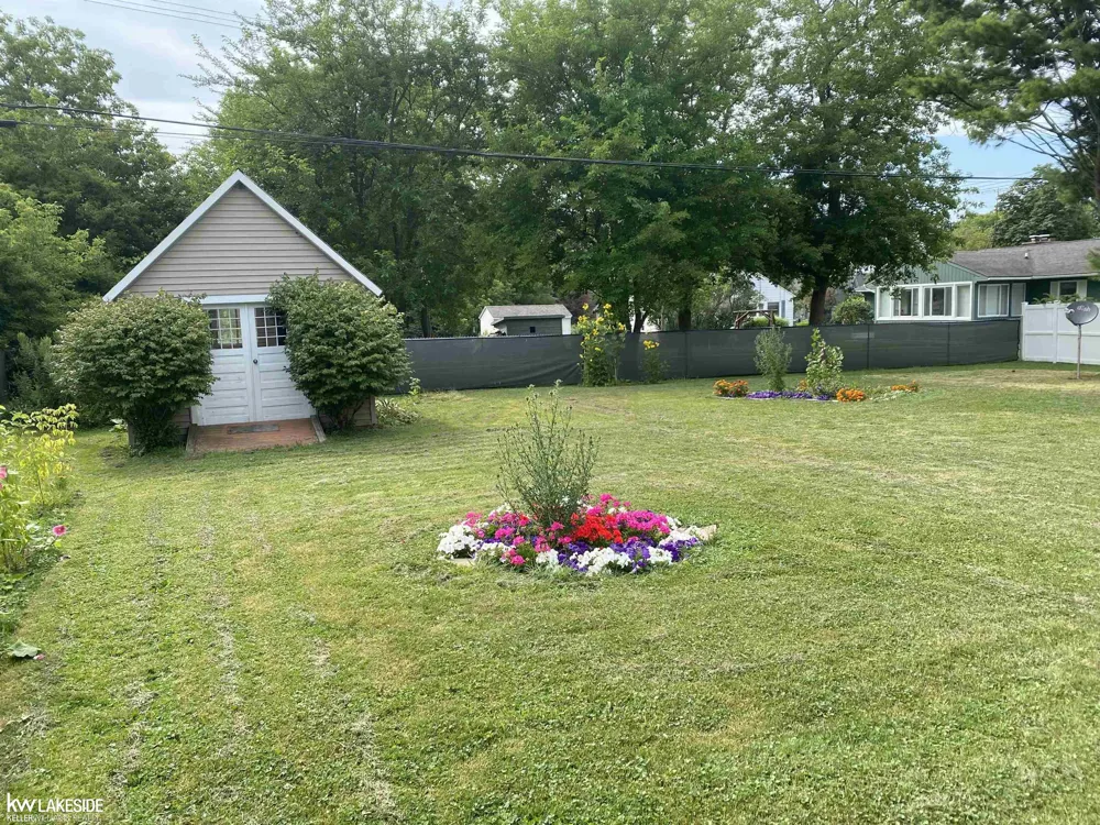 8501 Lake Street Port Austin Village, MI 48467