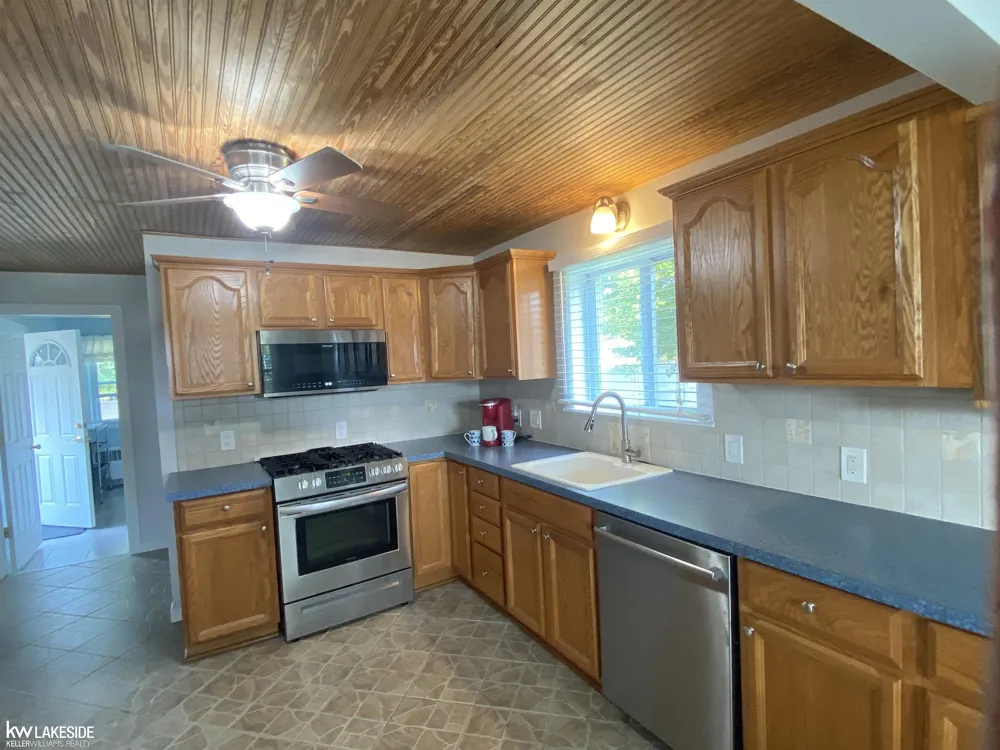 8501 Lake Street Port Austin Village, MI 48467