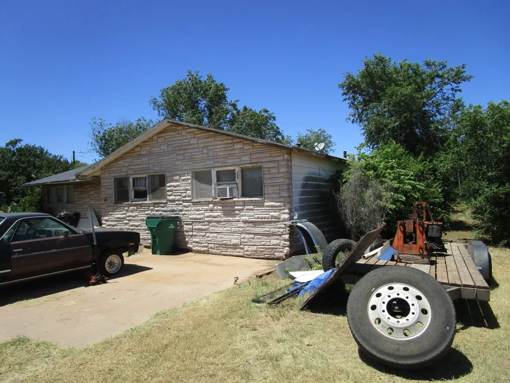 109 E 14th Street Quanah, TX 79252