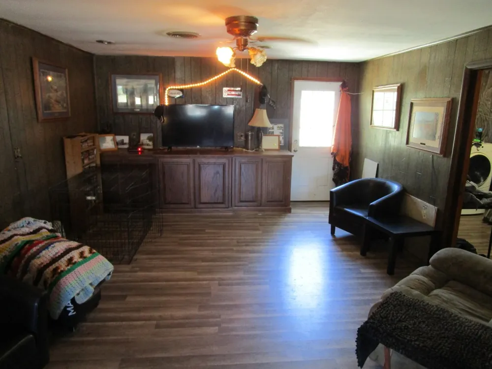 109 E 14th Street Quanah, TX 79252
