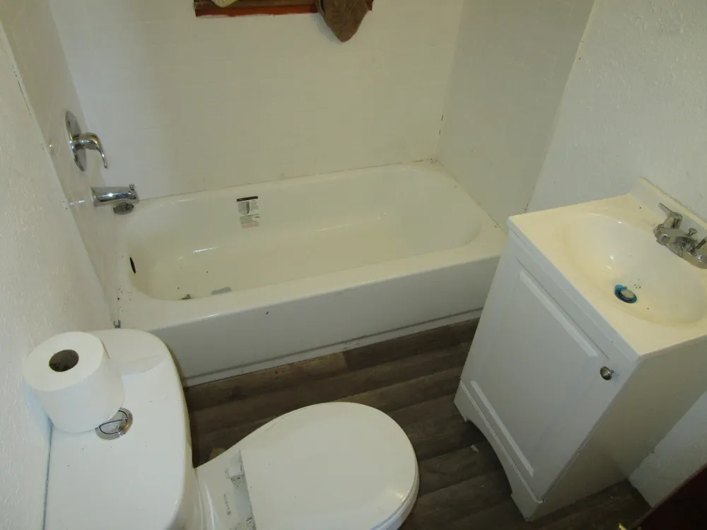 109 E 14th Street Quanah, TX 79252