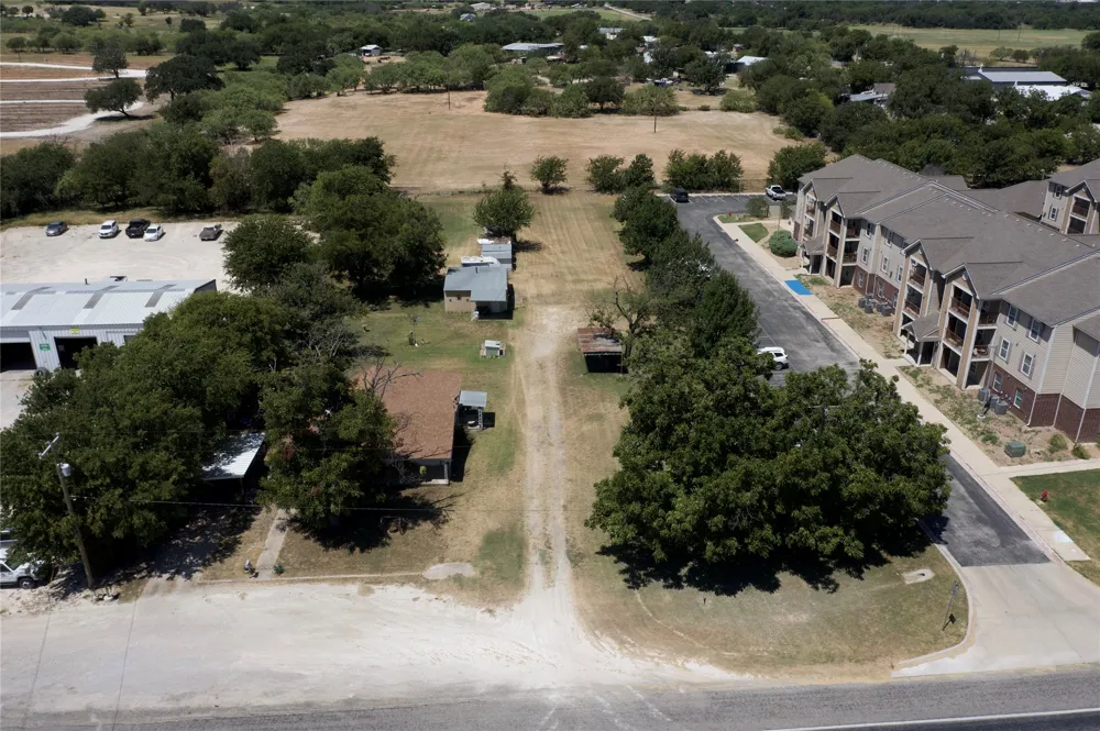 1307 S Austin Comanche, TX 76442
