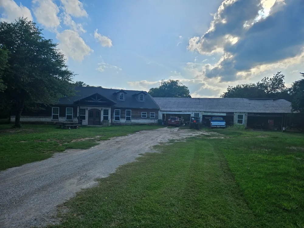138 County Road 4876 Newark, TX 76071