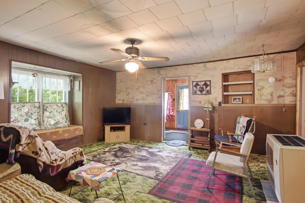 217 Muencher Street Howard City, MI 49329