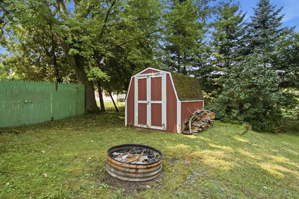 217 Muencher Street Howard City, MI 49329