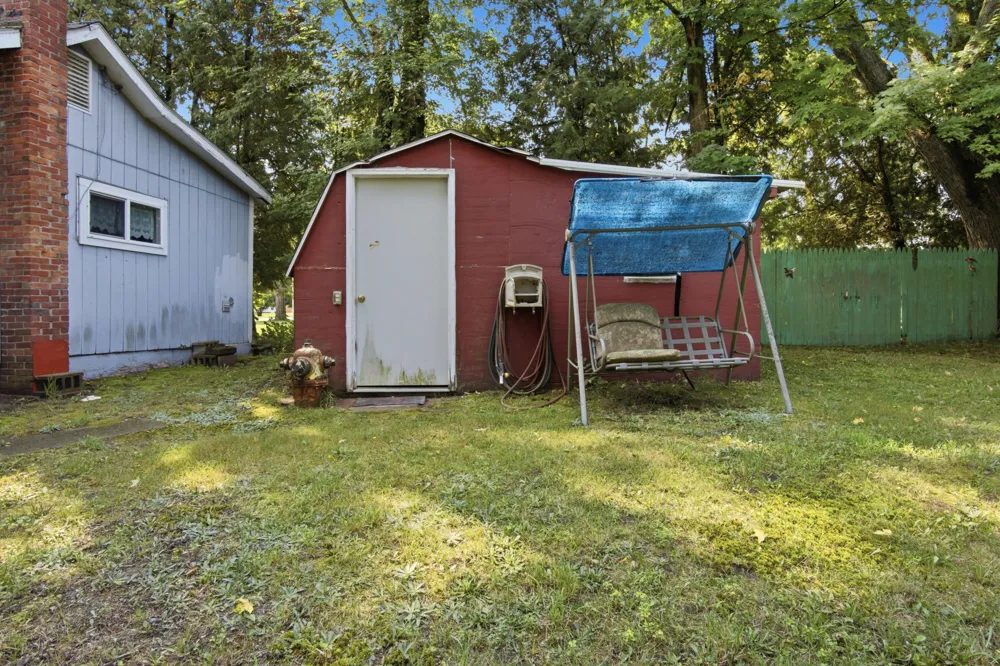 217 Muencher Street Howard City, MI 49329