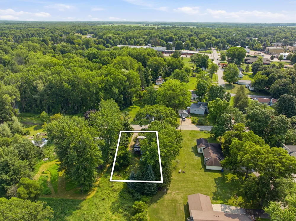 217 Muencher Street Howard City, MI 49329