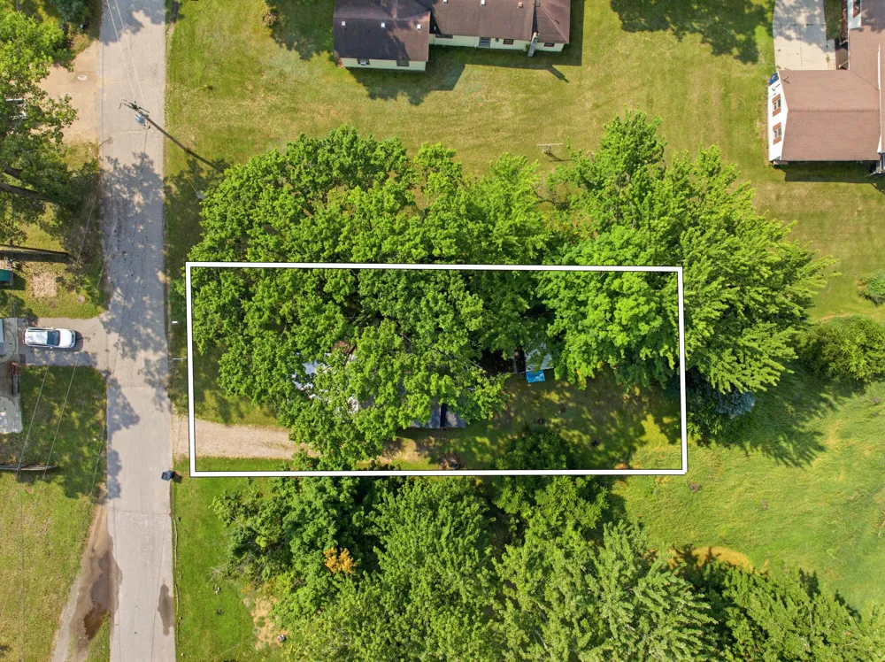 217 Muencher Street Howard City, MI 49329