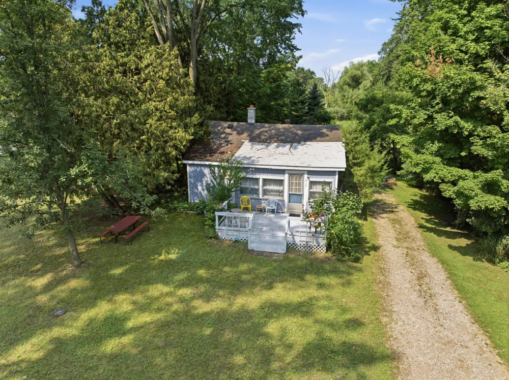 217 Muencher Street Howard City, MI 49329