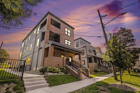 826 Fairview Avenue NE