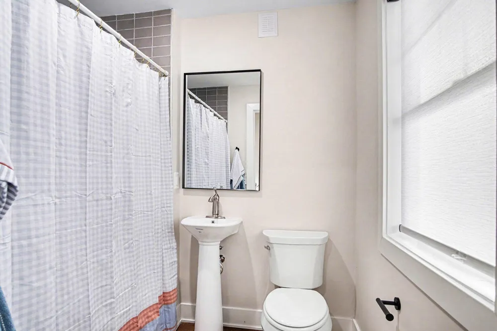 826 Fairview Avenue NE Grand Rapids City, MI 49503