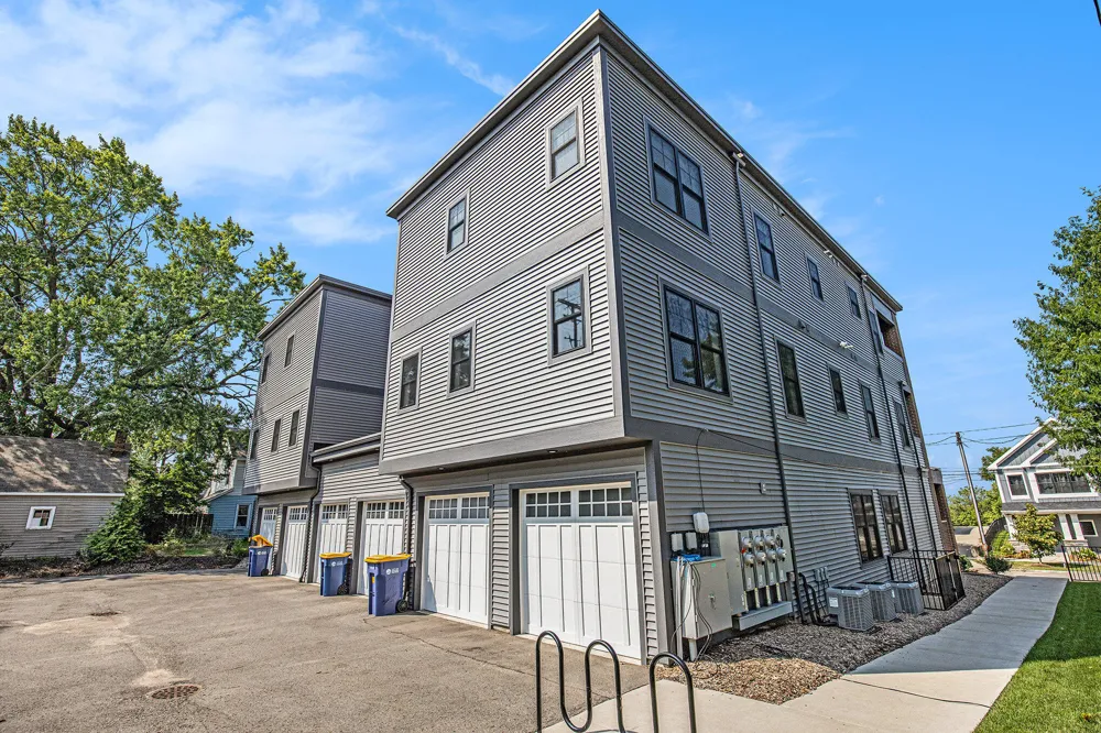 826 Fairview Avenue NE Grand Rapids City, MI 49503
