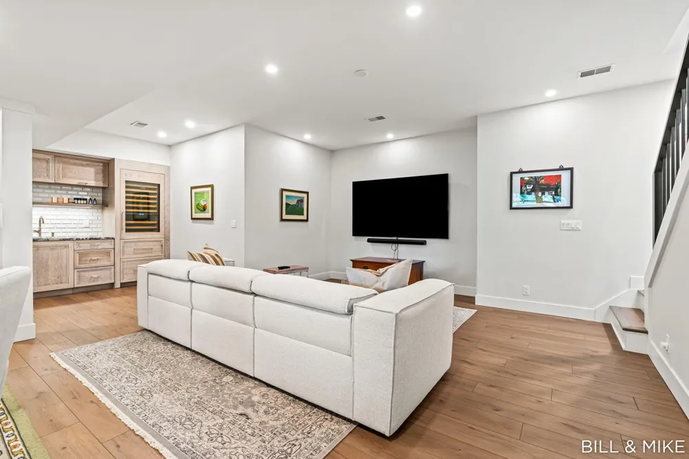 2840 Lake Breeze Drive Saugatuck Township, MI 49408