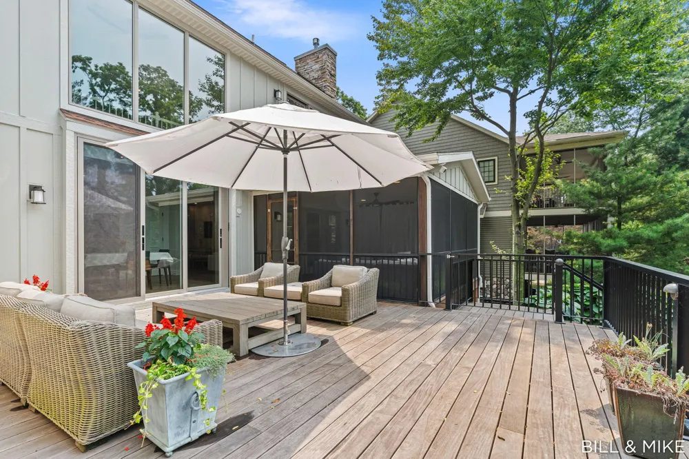 2840 Lake Breeze Drive Saugatuck Township, MI 49408