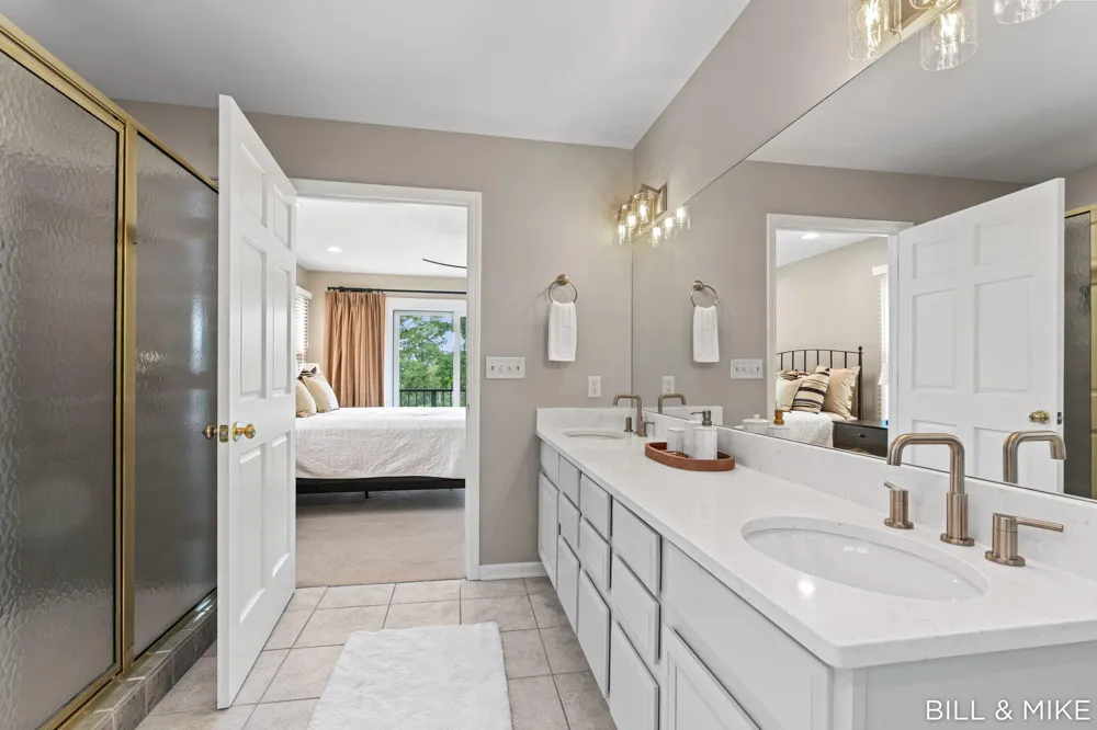 2840 Lake Breeze Drive Saugatuck Township, MI 49408