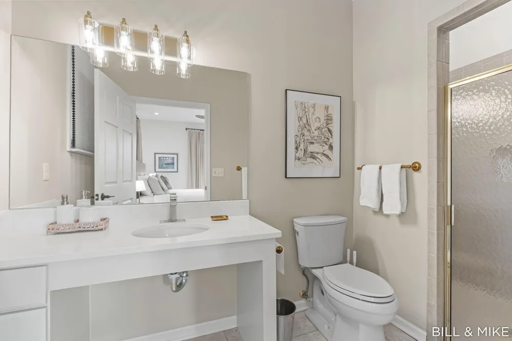 2840 Lake Breeze Drive Saugatuck Township, MI 49408